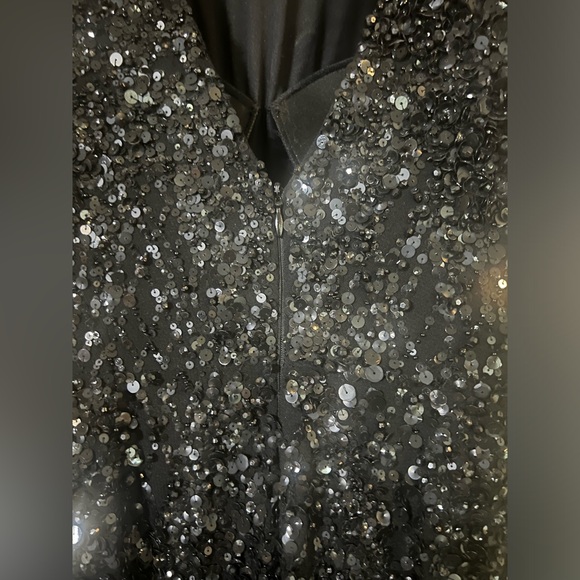 One of a kind Elie Saab sequence gown from the Paris boutique. - Picture 5 of 6